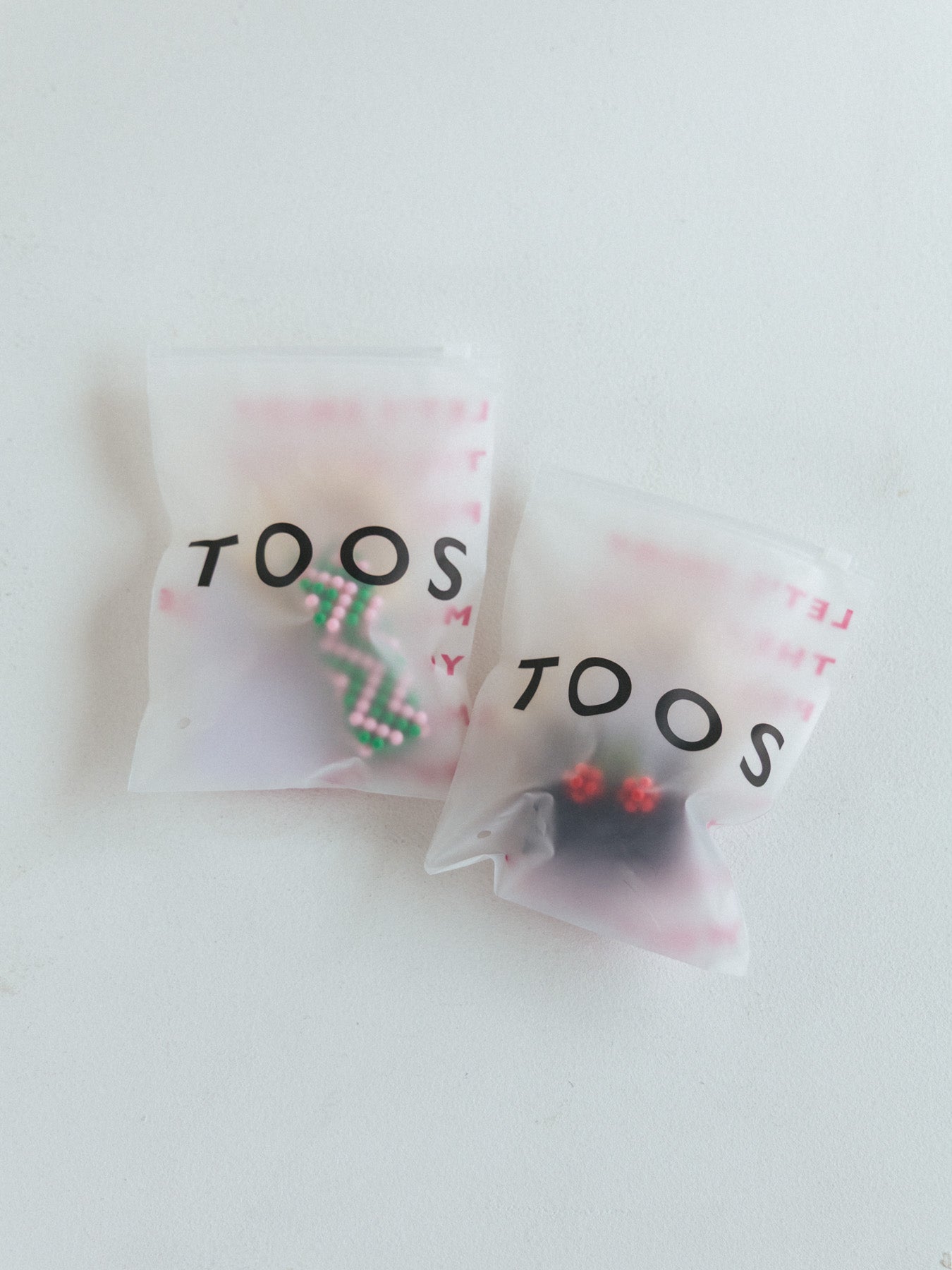 TOOS イヤホンケース(AirPods Case)