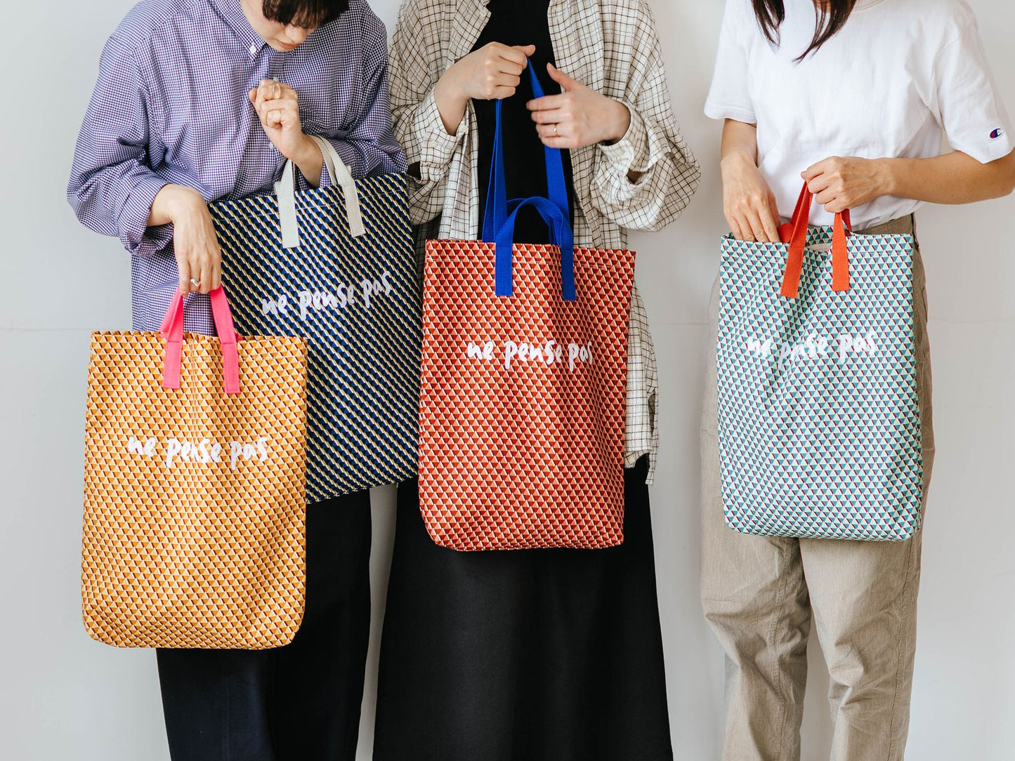 ne pense pas ジオメトリックバッグ