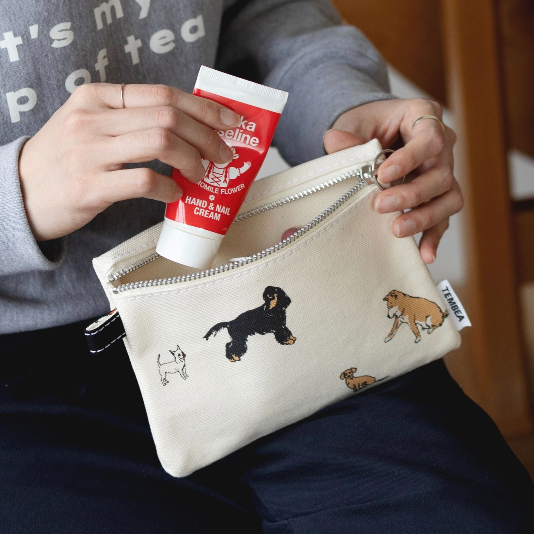 TEMBEA ポーチ FLAT POUCH MEDIUM／DOG｜ポーチ｜オルネ ド フォイユ