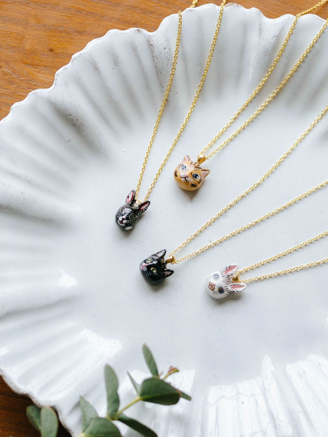 ほんの気持ちルチルの入ったネコ＆ブラックパールのペンダントネックレス　素敵な逸品 Nathalie Lete アクセサリー｜アクセサリー｜オルネ ド フォイユ公式