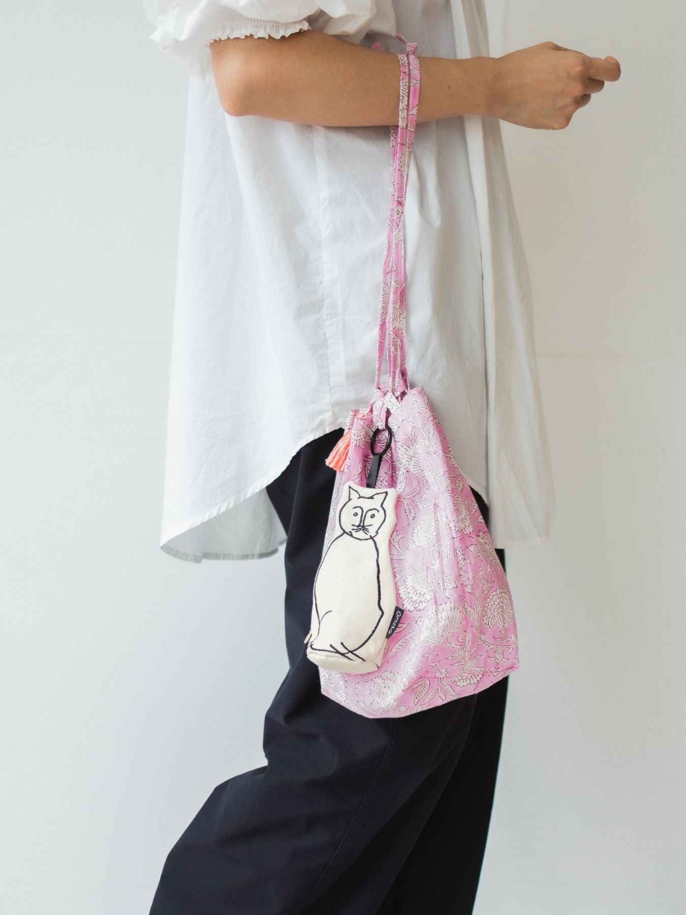 ROOTOTE × Orneko オスワリネコポーチ