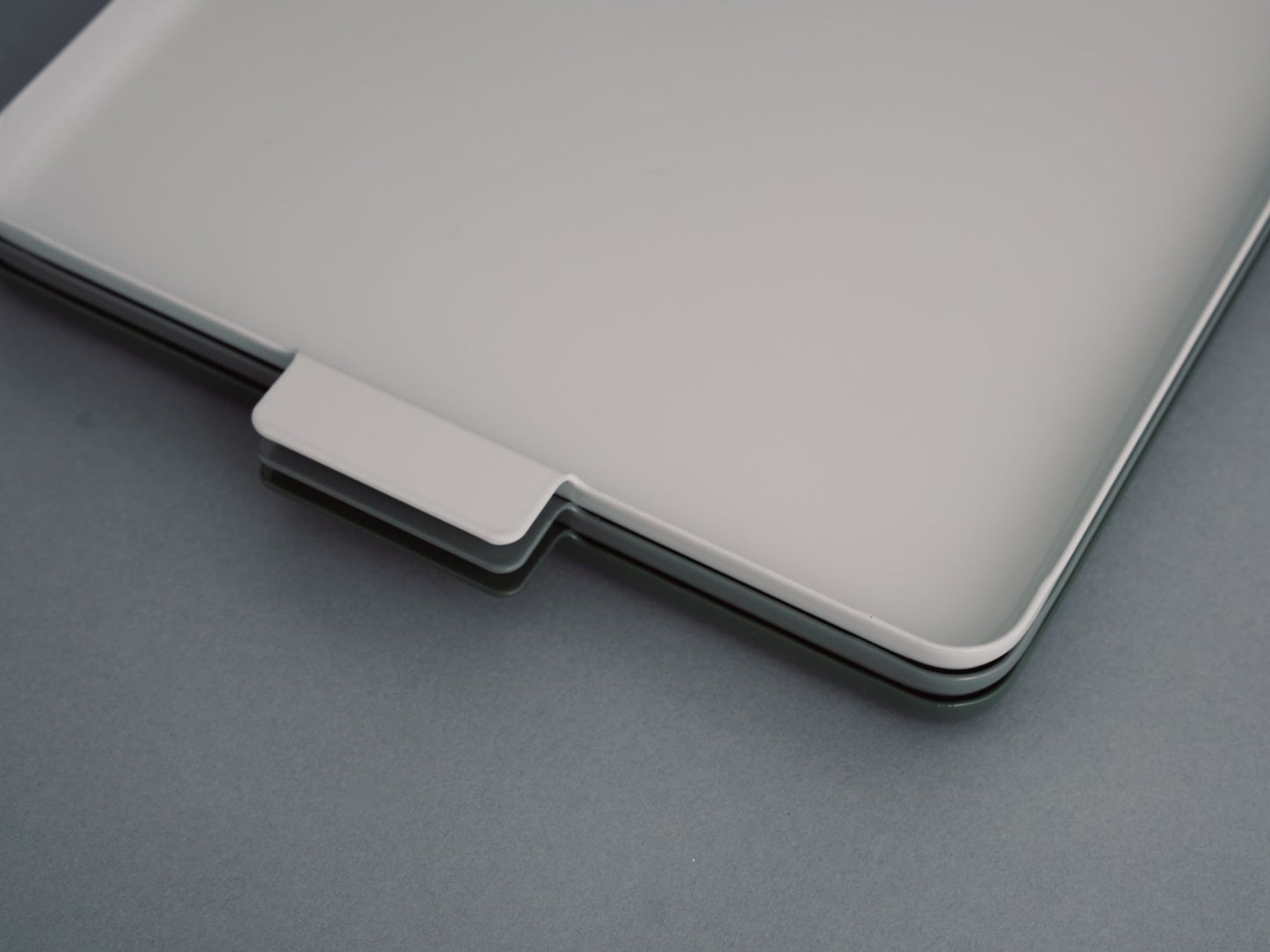 yumiko iihoshi porcelain イイホシユミコ/‘Colored’ aluminum tray square・rectangle