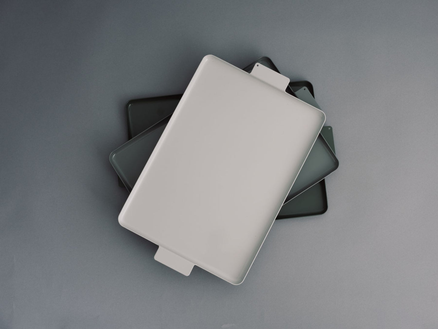 yumiko iihoshi porcelain イイホシユミコ/‘Colored’ aluminum tray square・rectangle