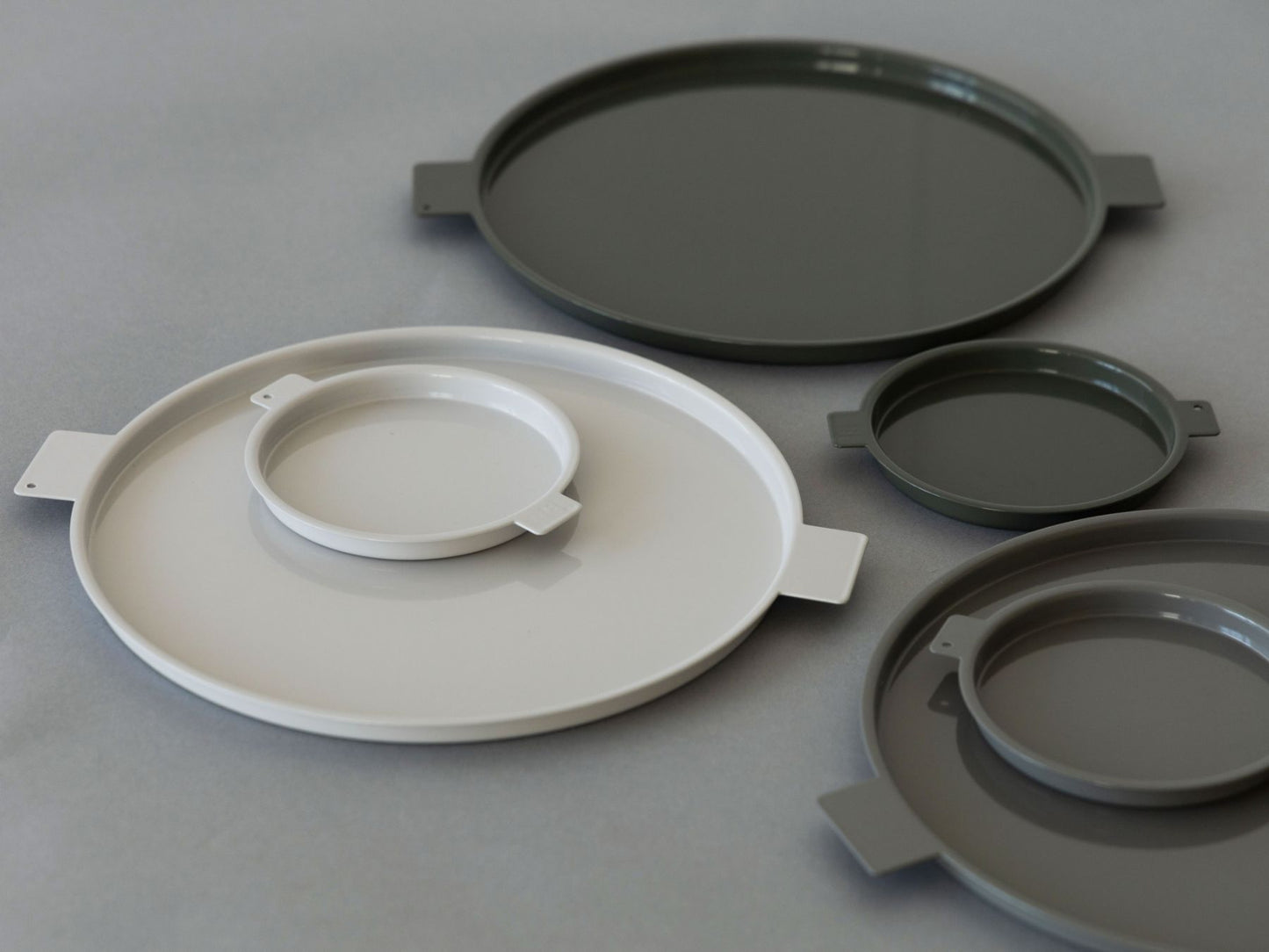 yumiko iihoshi porcelain イイホシユミコ/‘Colored’ aluminum tray round