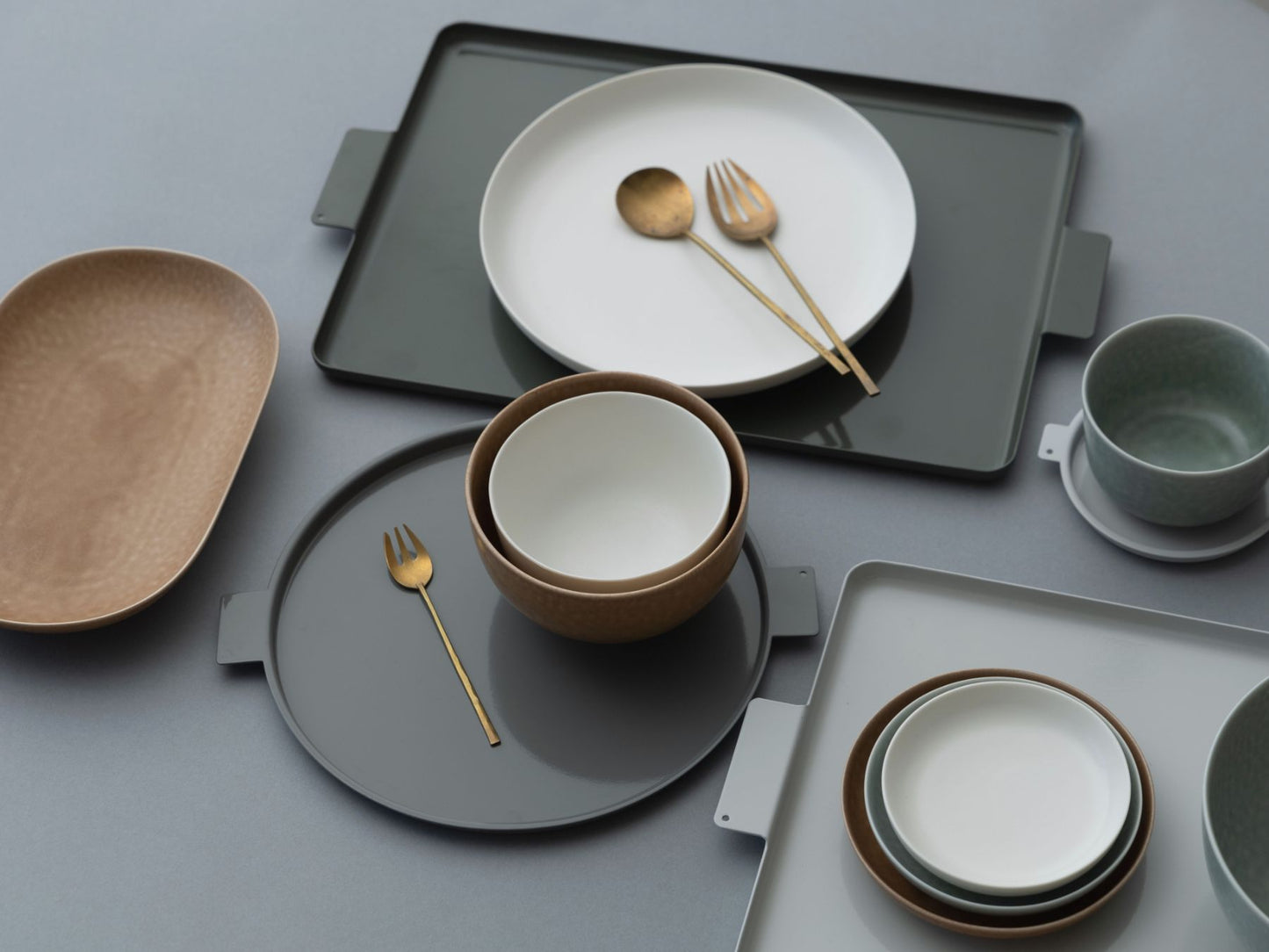 yumiko iihoshi porcelain イイホシユミコ/‘Colored’ aluminum tray round
