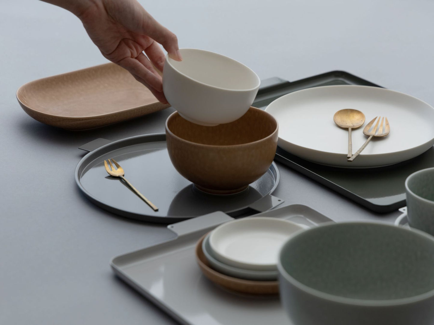 yumiko iihoshi porcelain イイホシユミコ/‘Colored’ aluminum tray round