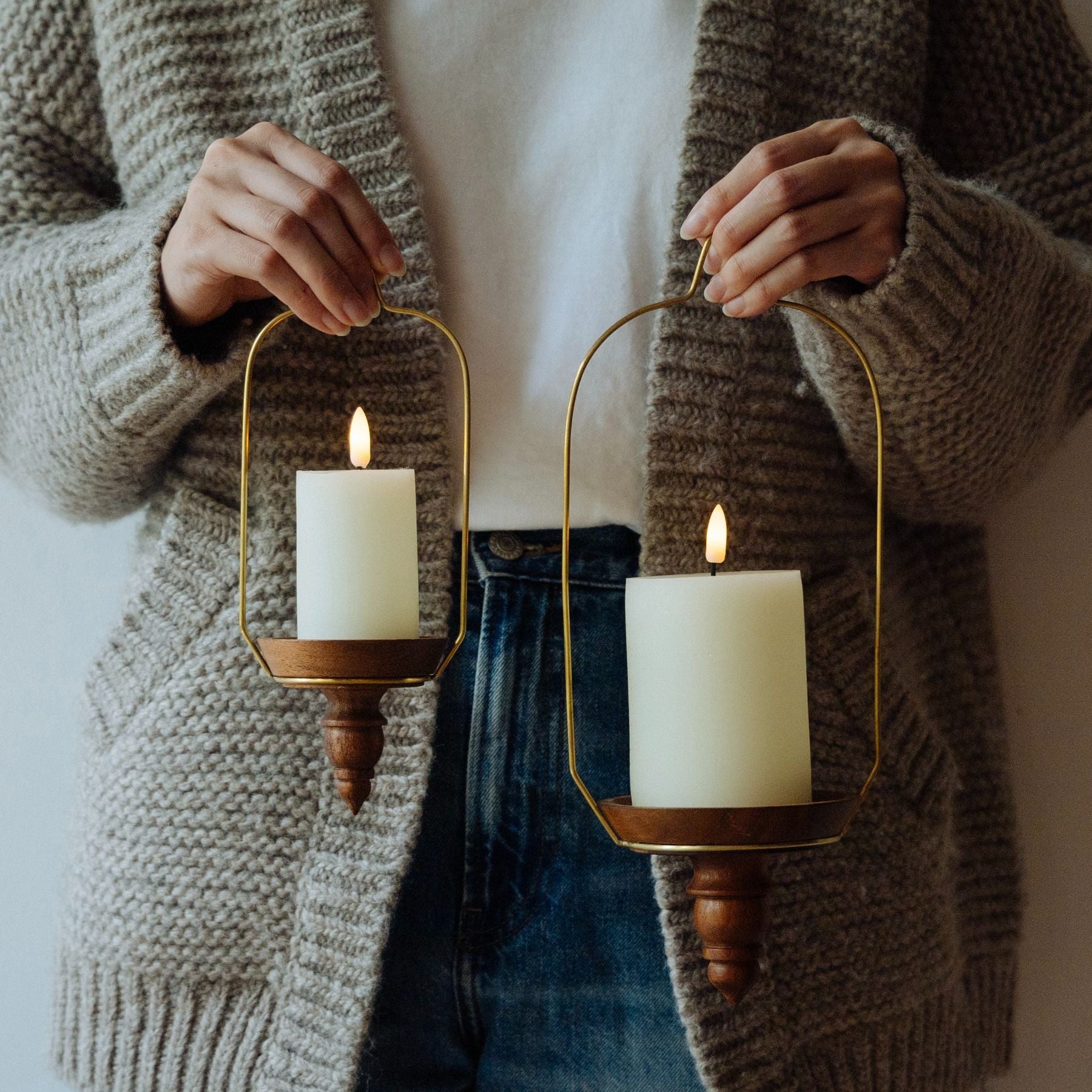 キャンドルを入れて灯りを灯すもの キャンドルを入れて灯りを灯すもの