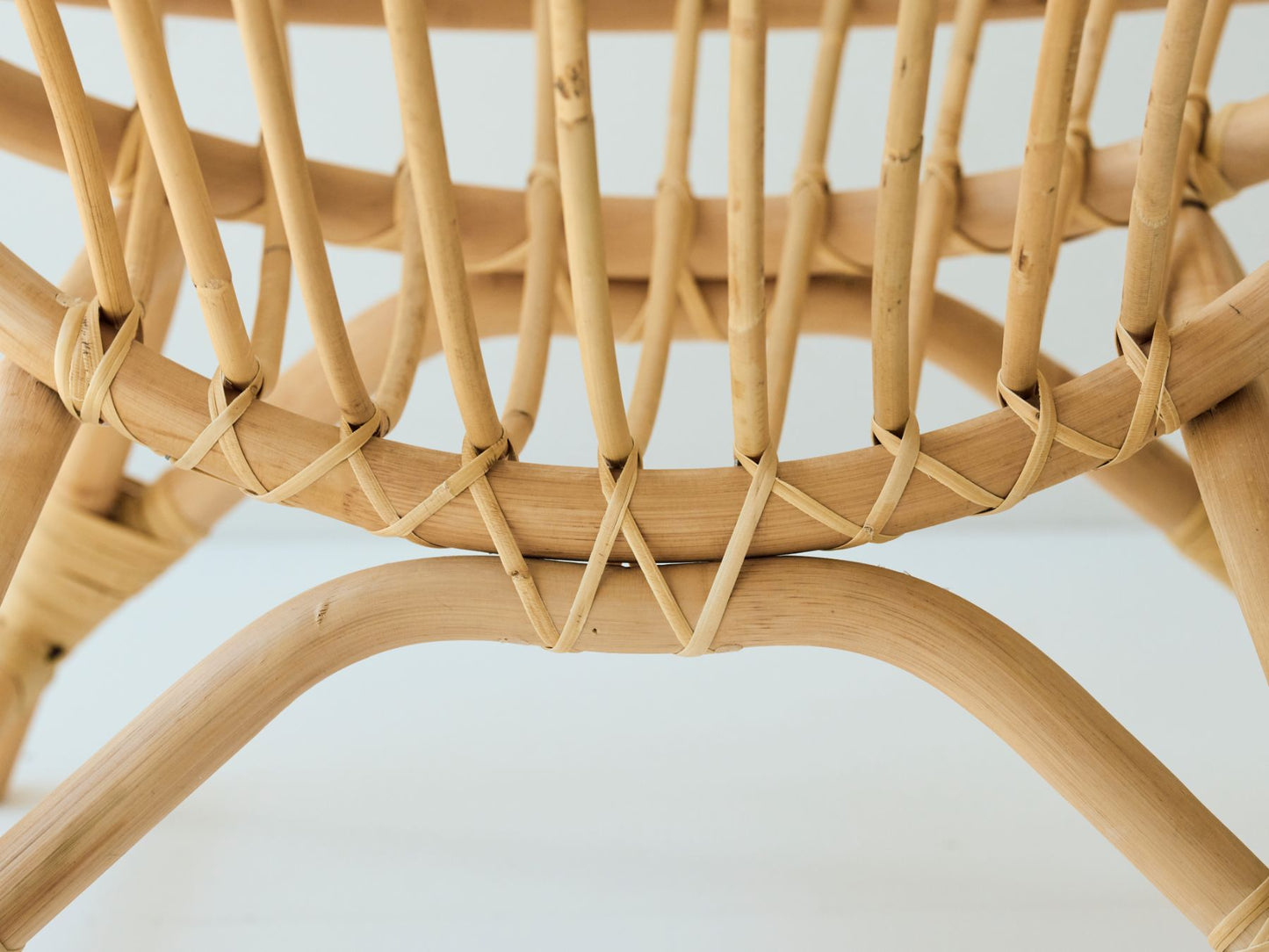 ラタンラウンドチェア(リバーシブルクッション付き)