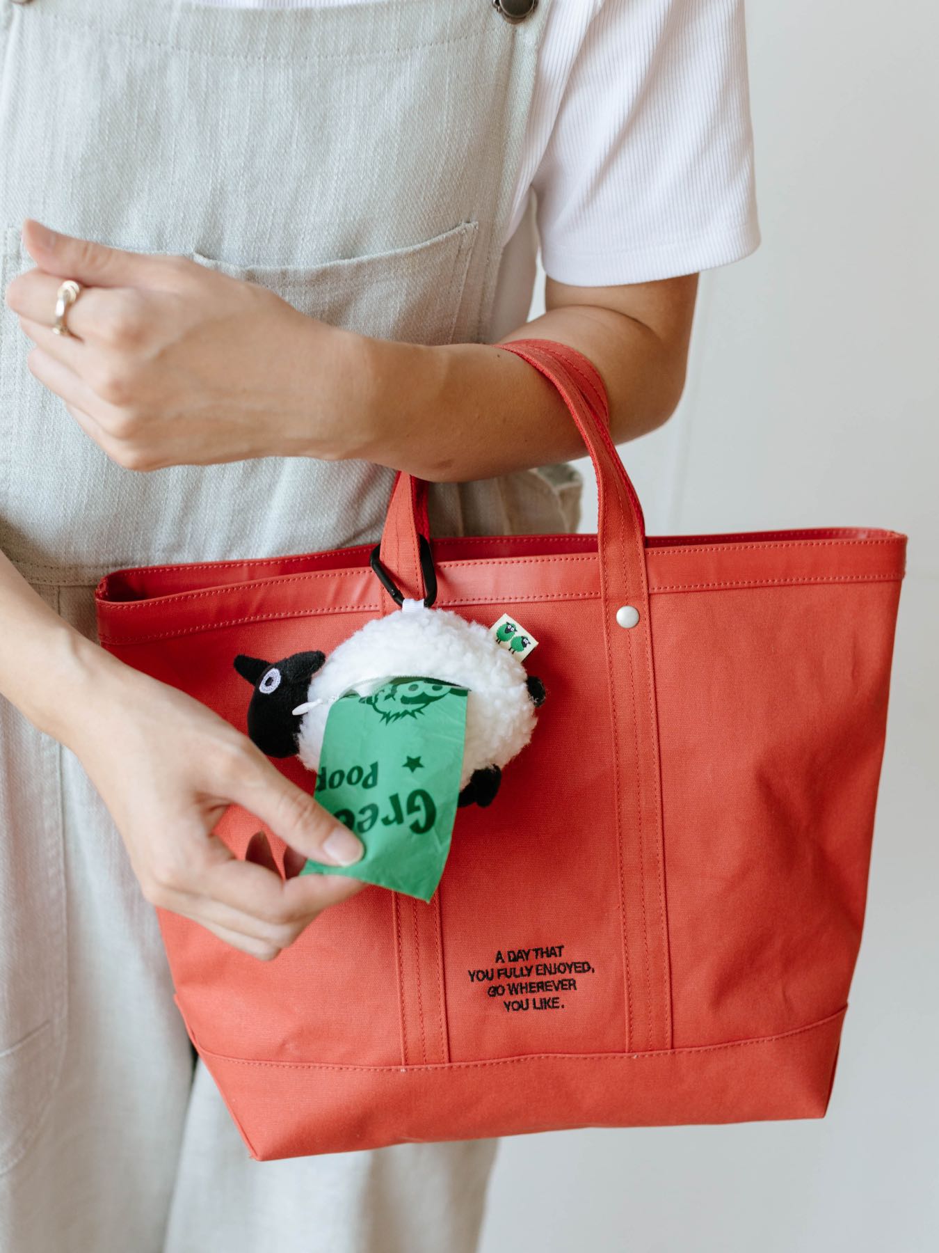 ヒツジのマナー袋入れ(POOP BAG HOLDER)