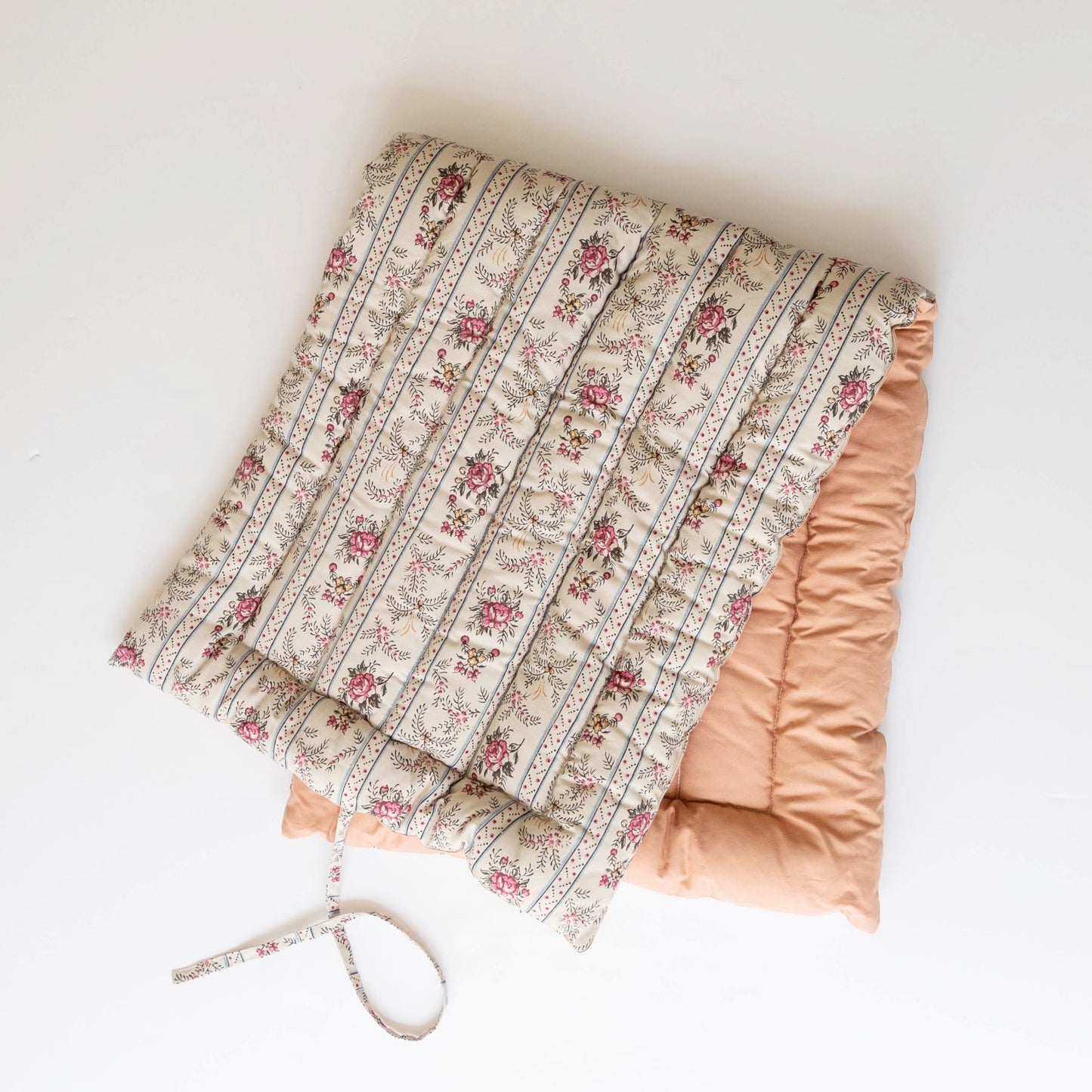 サンドベージュ×ダスティピンク