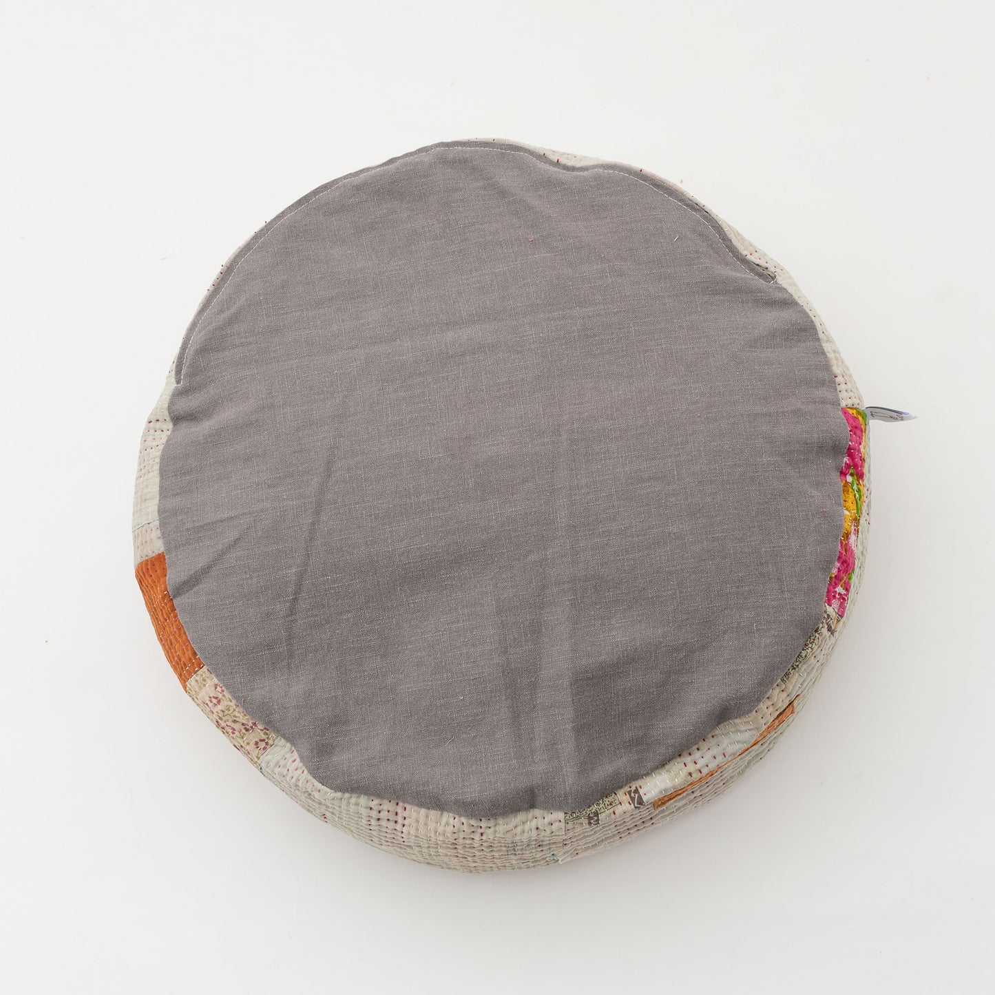 オルネコ・カンタパッチワーク 猫のプフ/D