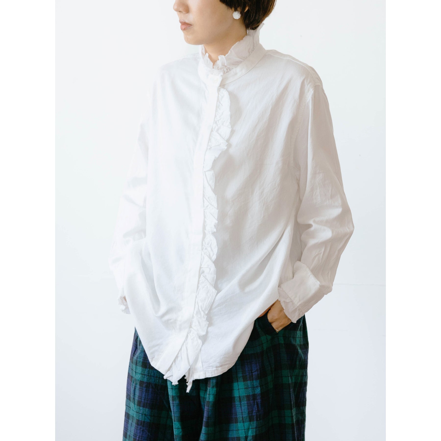 ichiイチ　フリルスタンドシャツ　ホワイト　新品未使用