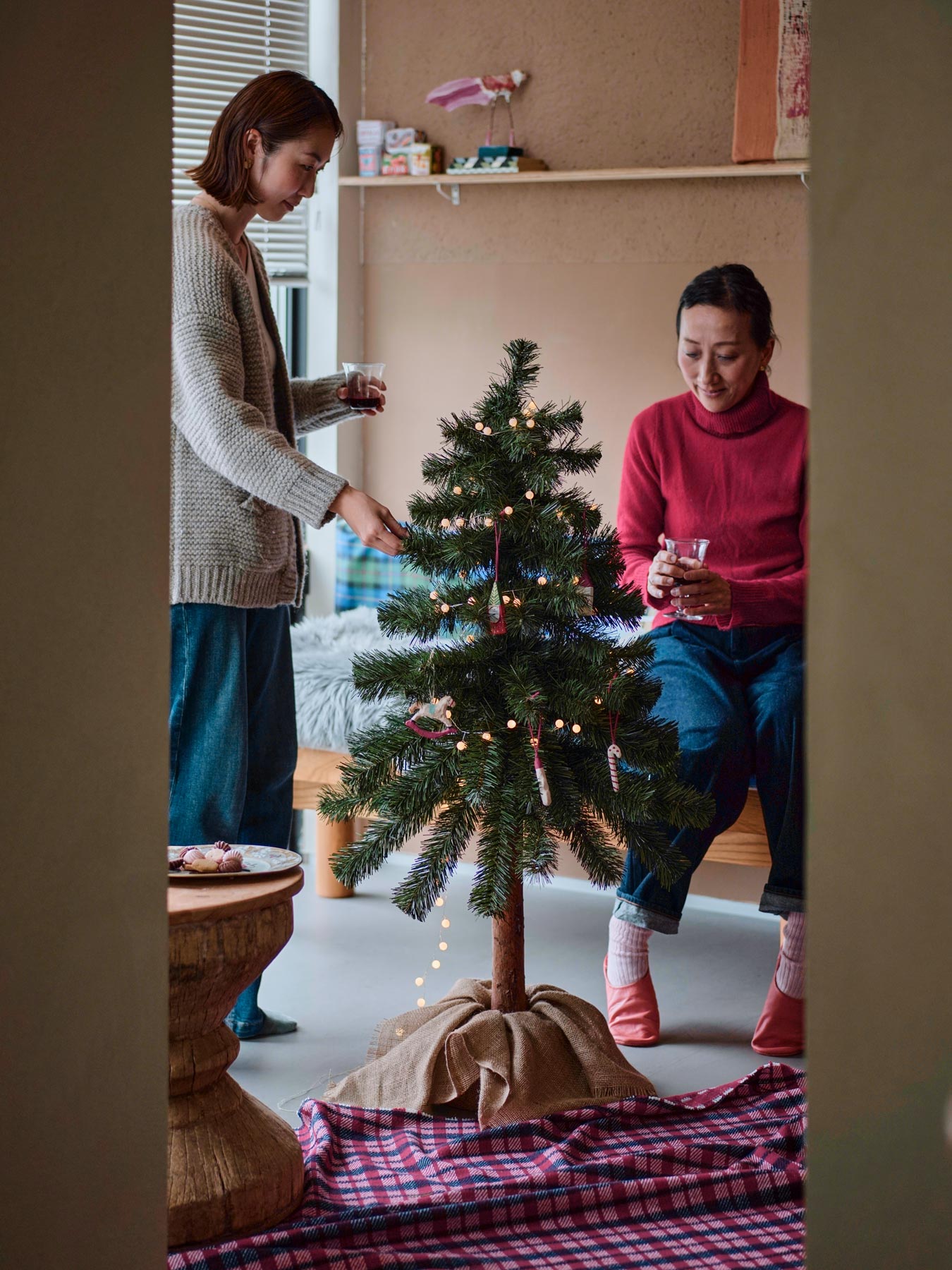 実際の土台部分は形状が異なります。