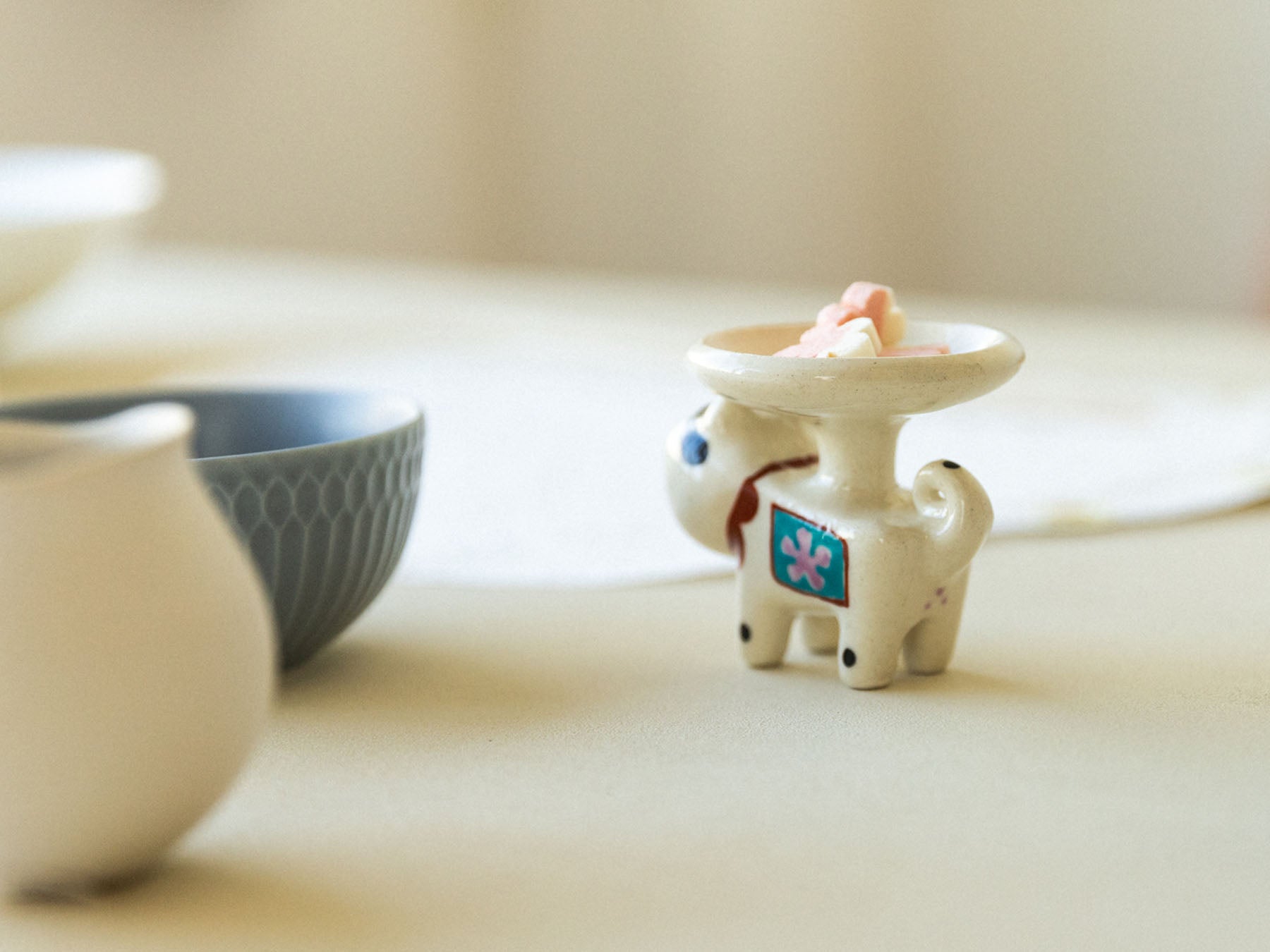 ま工房 子守り犬／豆皿｜皿・器｜オルネ ド フォイユ公式オンライン