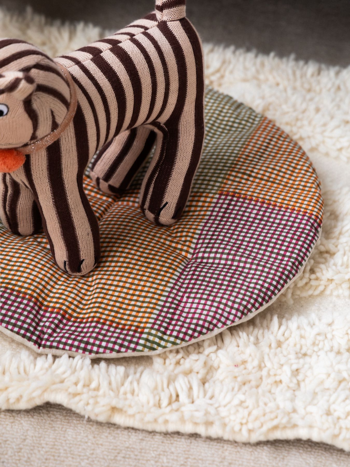 オルネコ・リバーシブルクッション／ブロックプリント（ベッド用