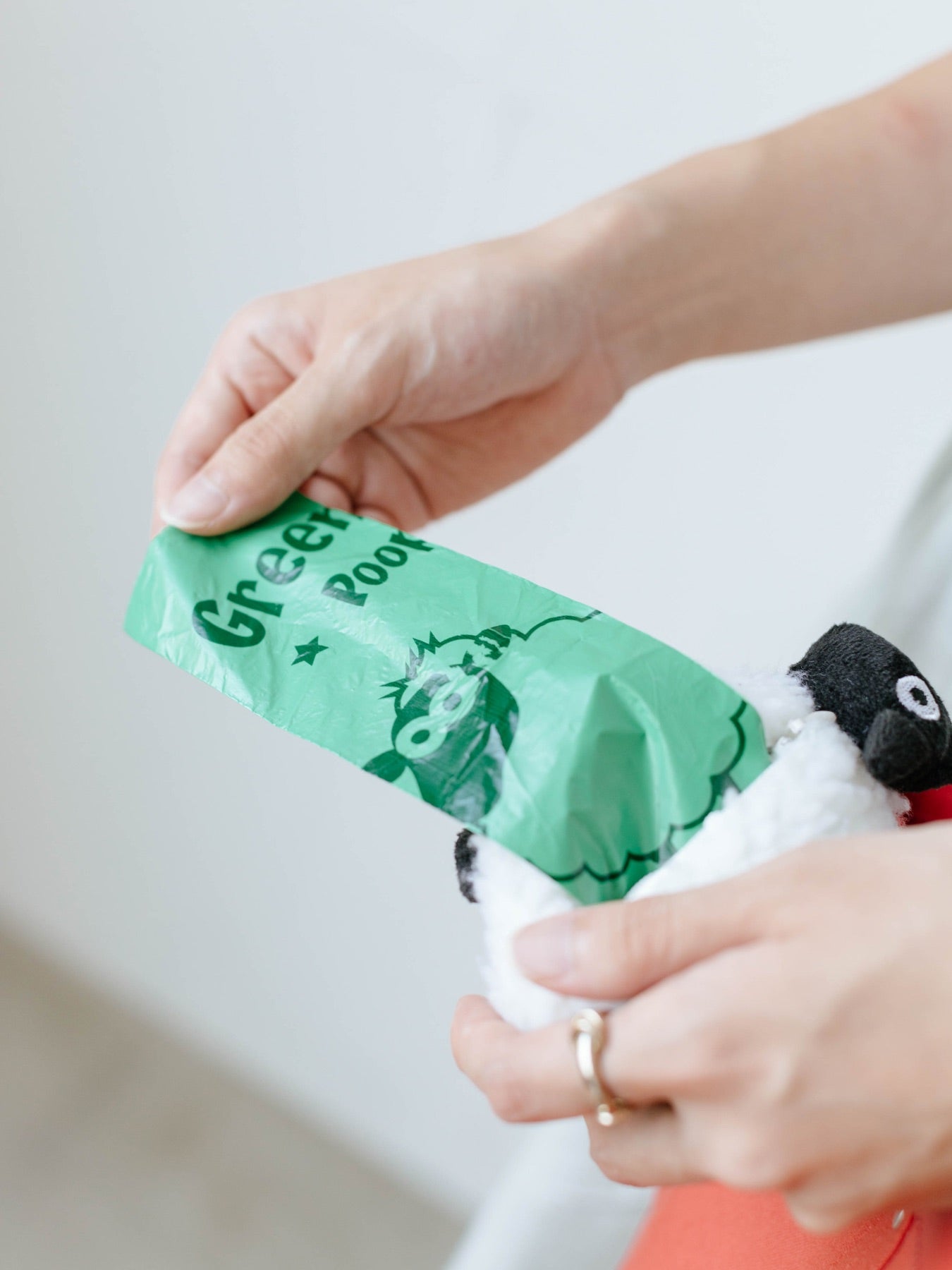 ヒツジのマナー袋入れ（POOP BAG HOLDER）｜ポーチ｜オルネ ド