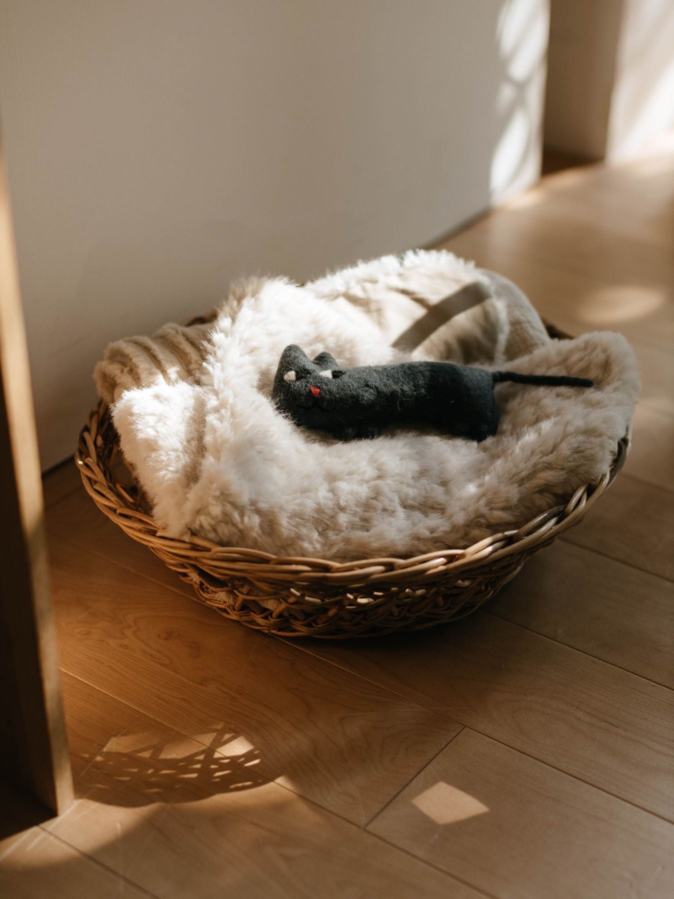 オルネコ・キャットバスケット Blottie｜オルネコ（ベッド