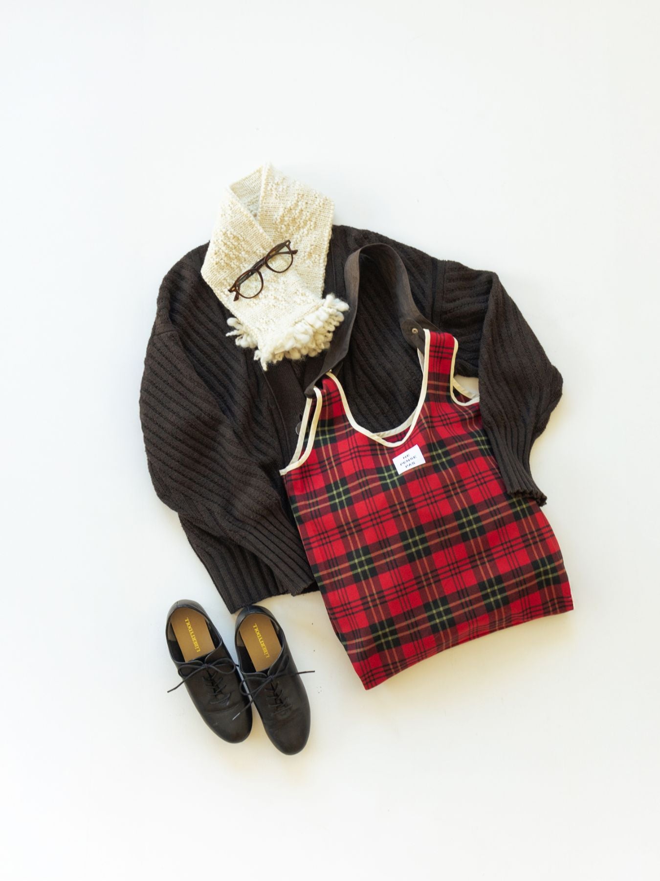 ne pense pas チェックバッグ（ショルダーストラップ付き）