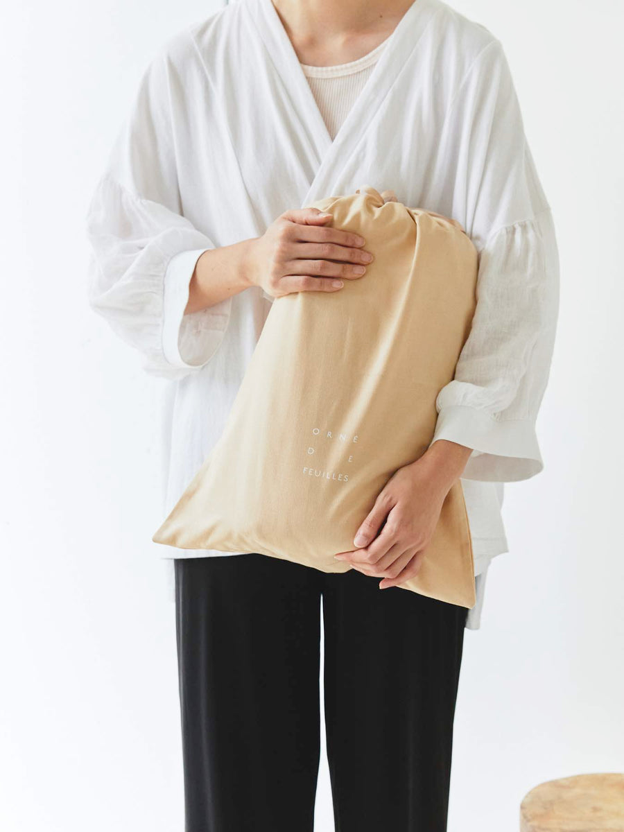 付属する専用の巾着袋