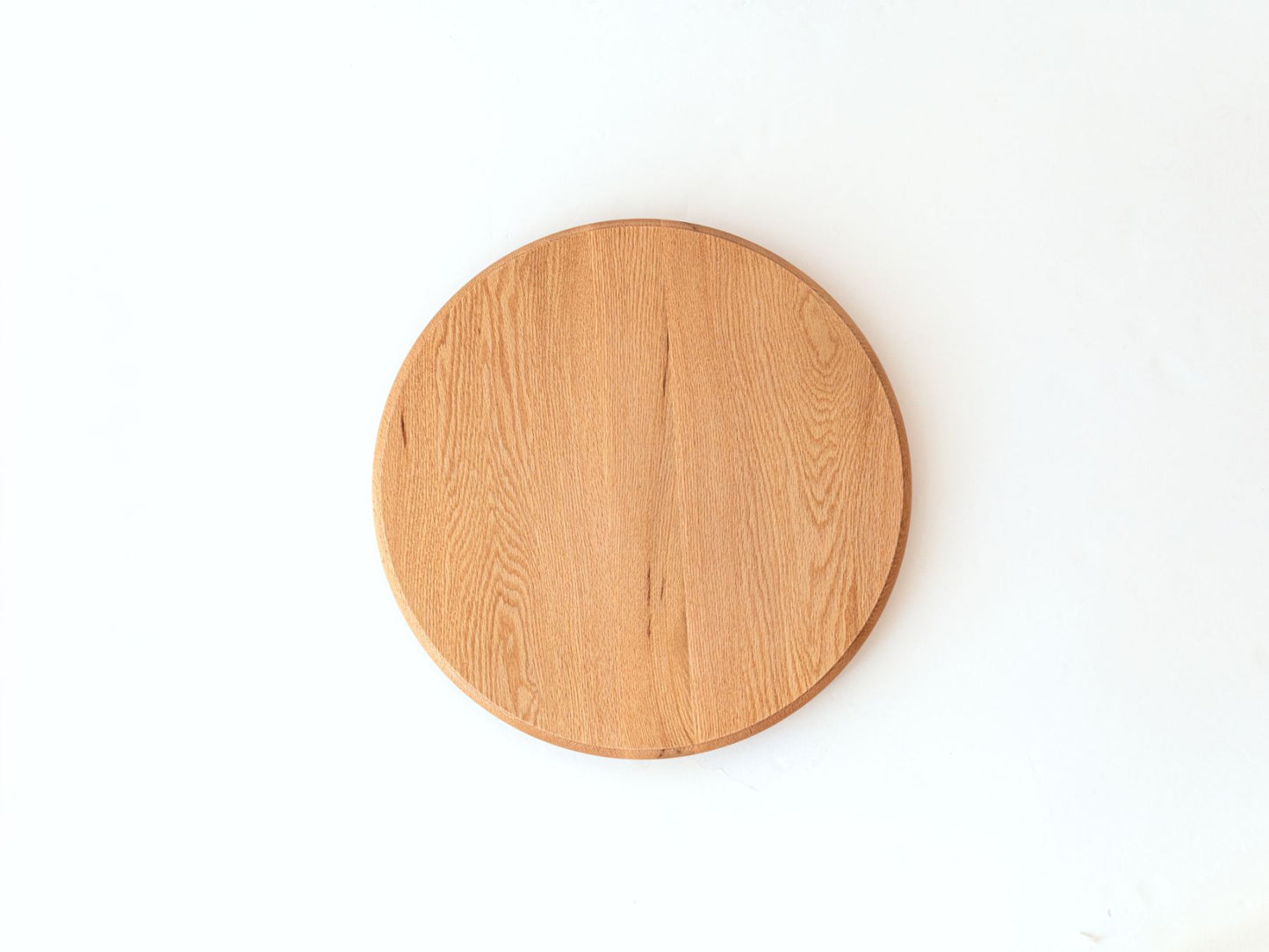 天然木を使用した製品のため、木目や色味には1点ごとに違いがあります。