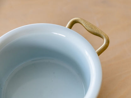 セラミックポットは耐熱性でオーブン、電子レンジでの使用が可能です。
<br>
※ミニソースパンにセラミックポットを入れた状態で直火にかけないでください。セラミックポットが割れる恐れがございます。