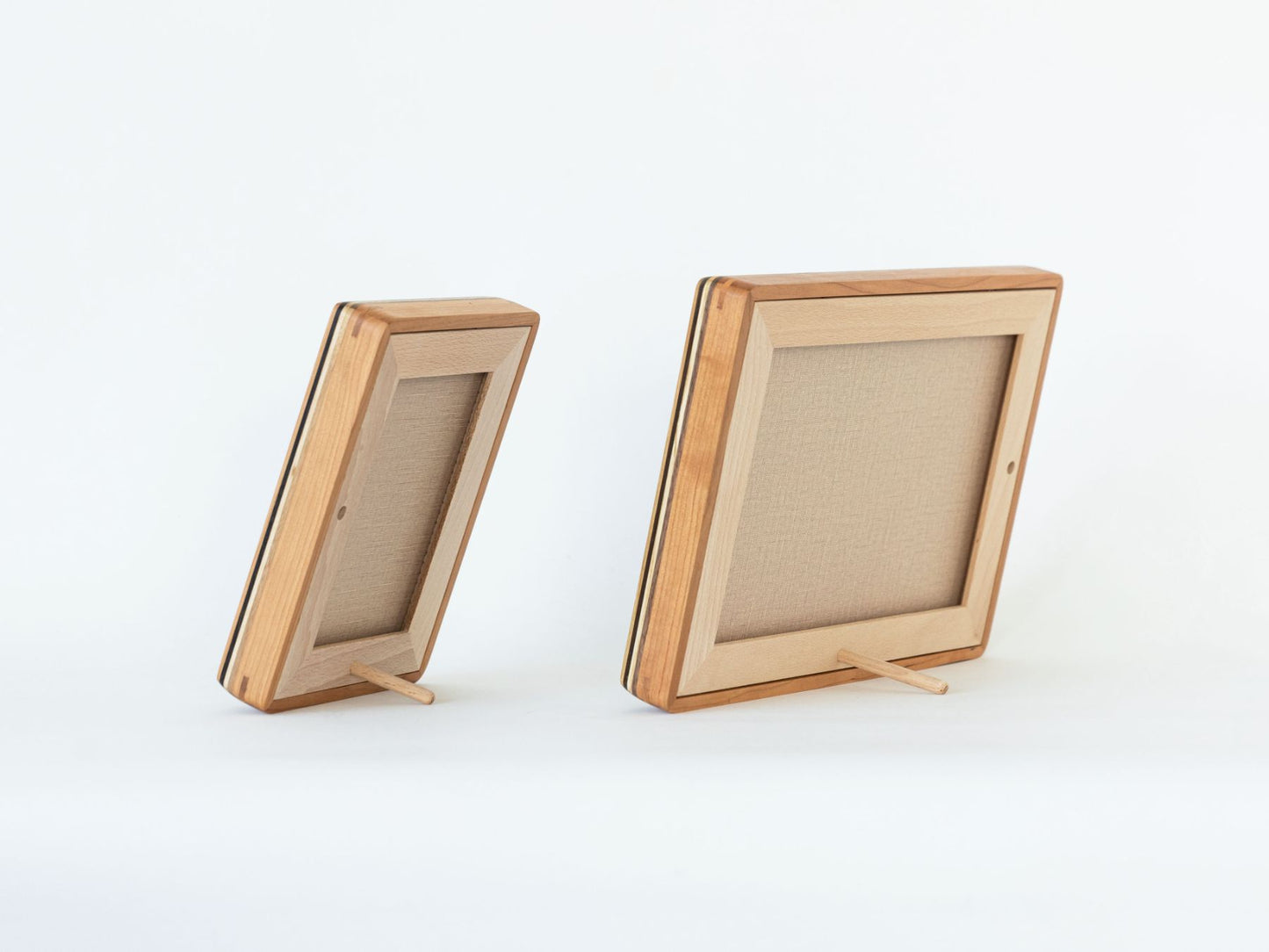 置き型スティックはタテ・ヨコ2つの穴がありますので、お好みの向きで刺してご使用ください。