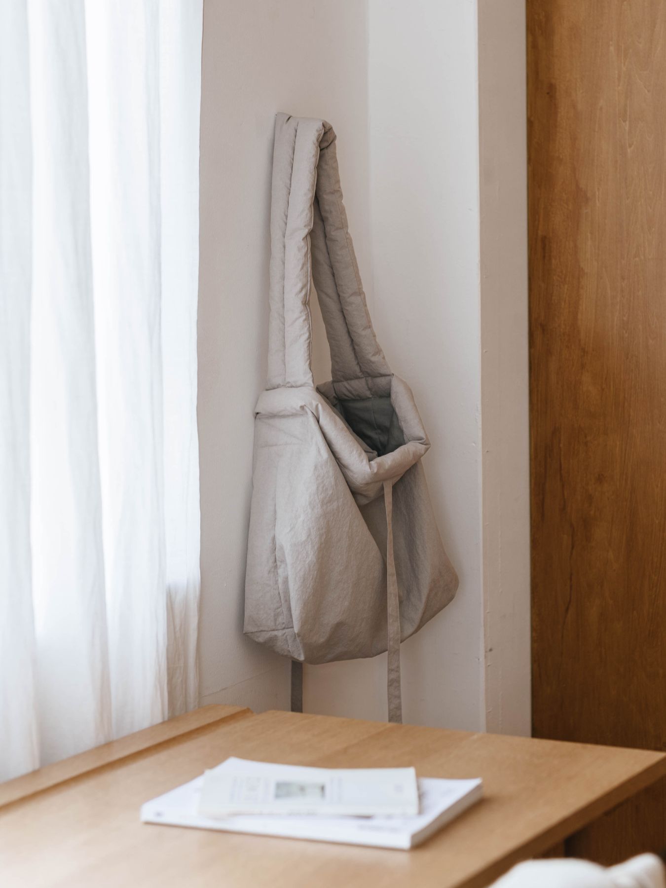 ne pense pas パフショルダーバッグ