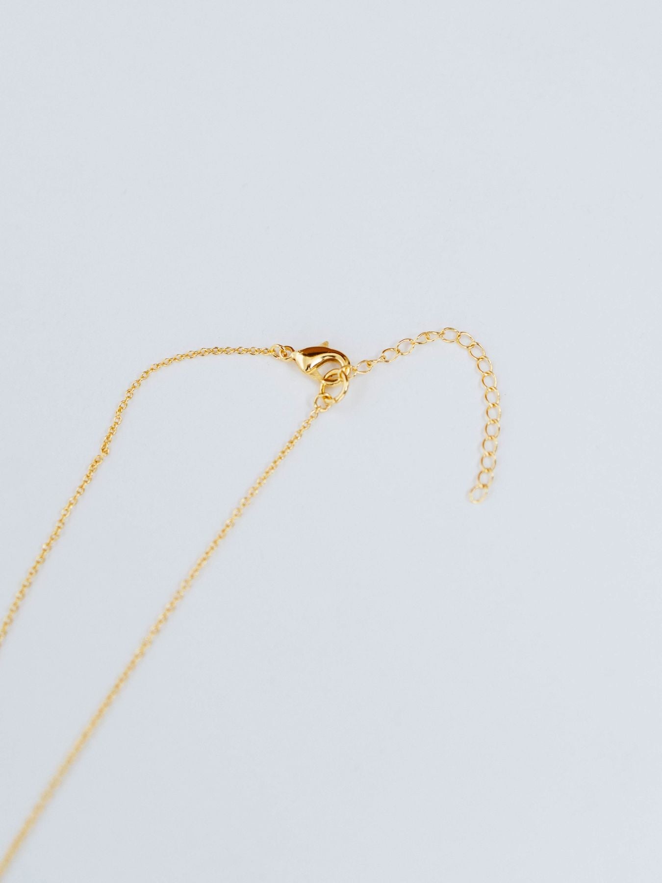 アジャスターで調整できます。