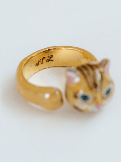 リングは内側にナタリーレテのイニシャル「NL」の刻印があります。