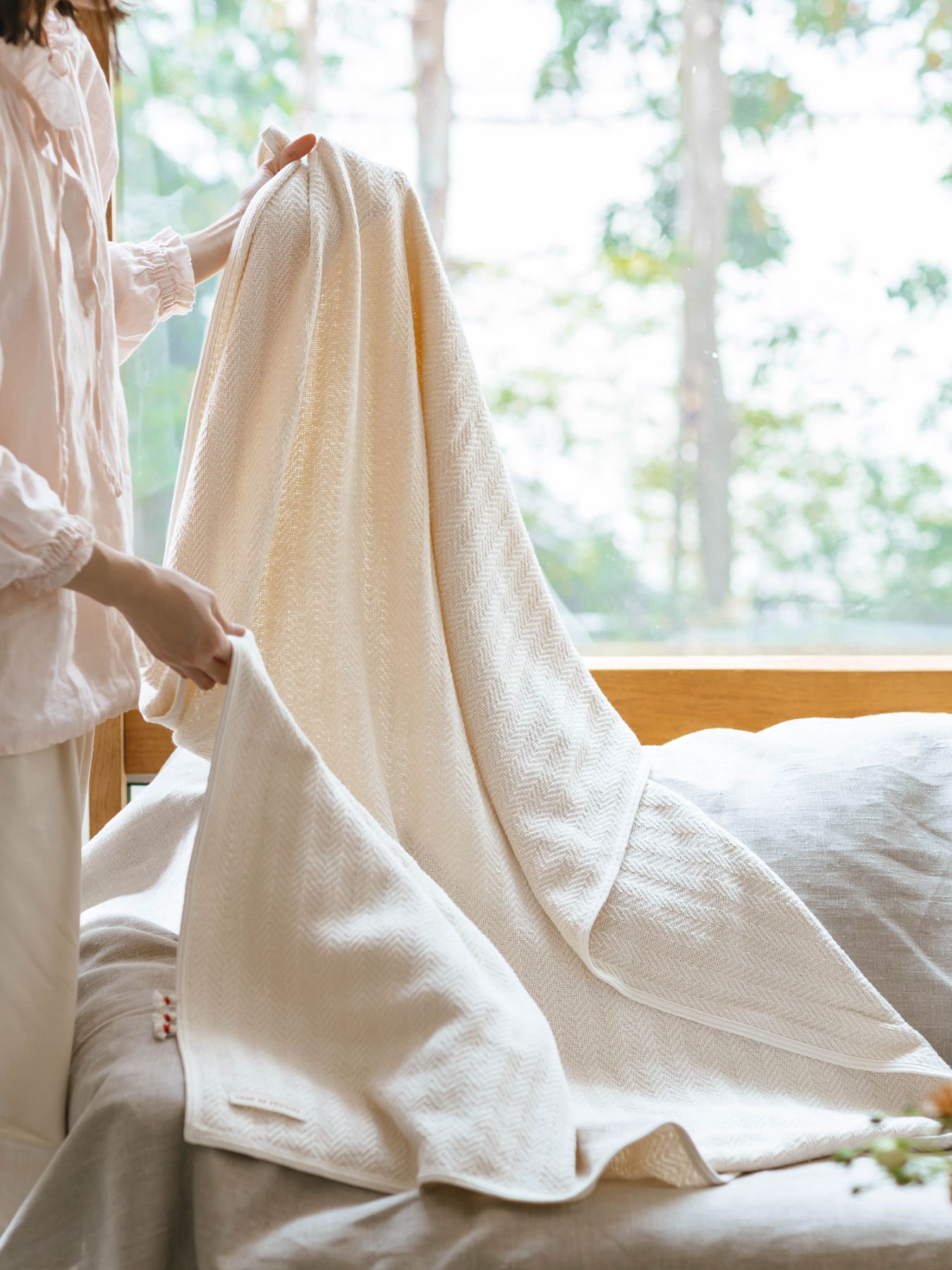 ディズニープリンセスのベビーグッズも大集合 Orné × work linen fog de コットンブランケット Feuilles シーツ・カバー