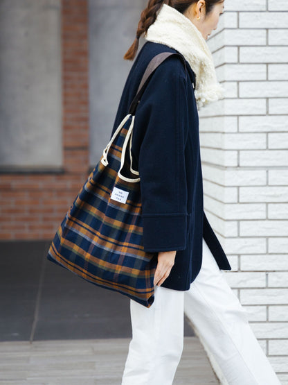 ne pense pas チェックバッグ（ショルダーストラップ付き）