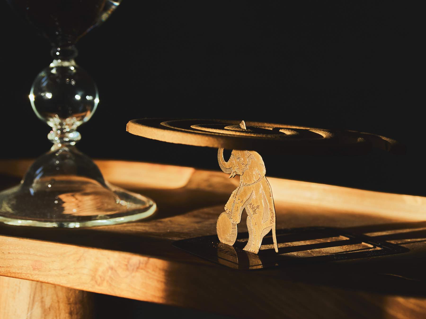 アスティエ　ガラスオーナメント  ゾウ               新品未使用‼️ アスティエ ガラスオーナメント ゾウ 新品未使用‼️ 【公式通販】