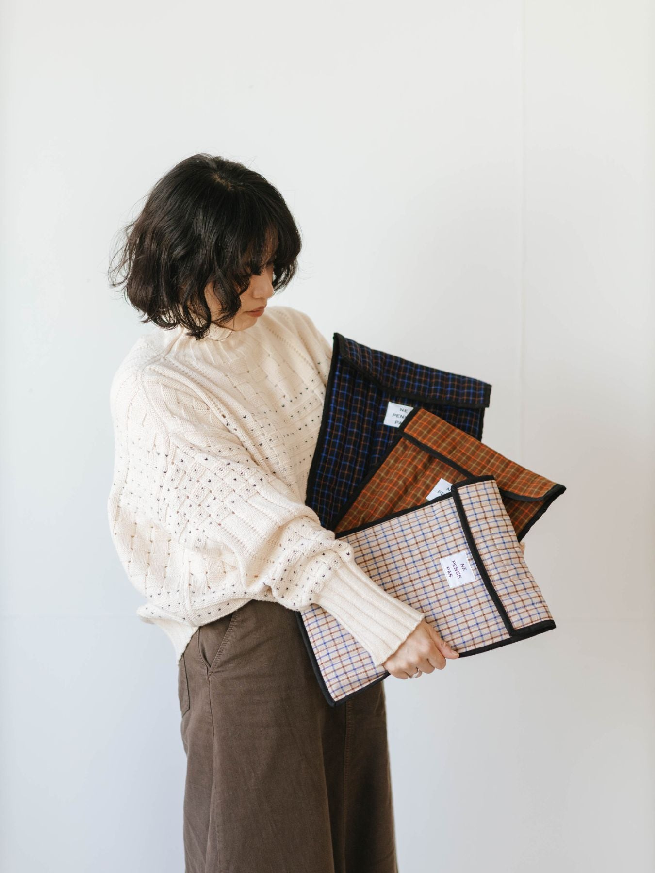 ne pense pas キルティングチェックPCケース