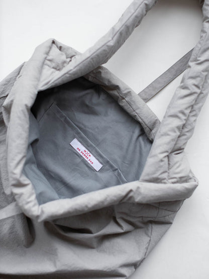 ne pense pas パフショルダーバッグ