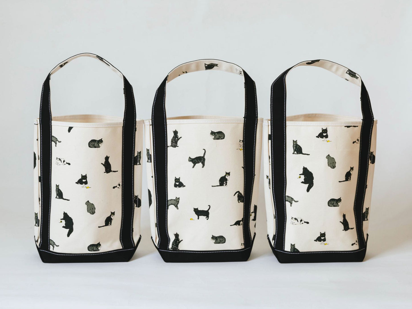 柄の出方には個体差があります。MEDIUMトートの個体差例