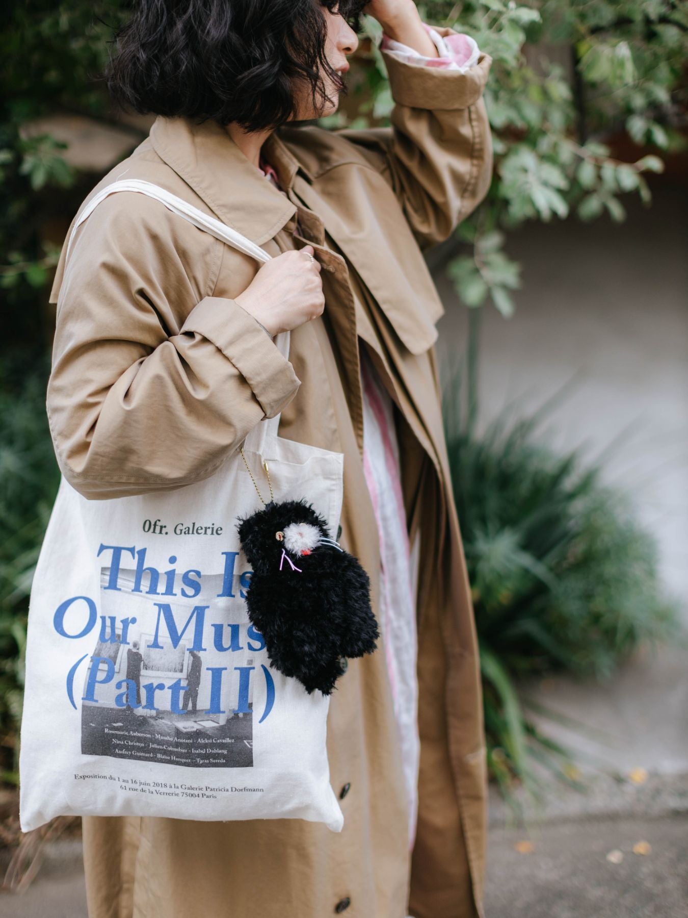 ポーチは上部にループが付いているので、キーチェーンなどを通せばバッグチャームとして一緒におでかけもできます。<br>
※チェーンは付属しません