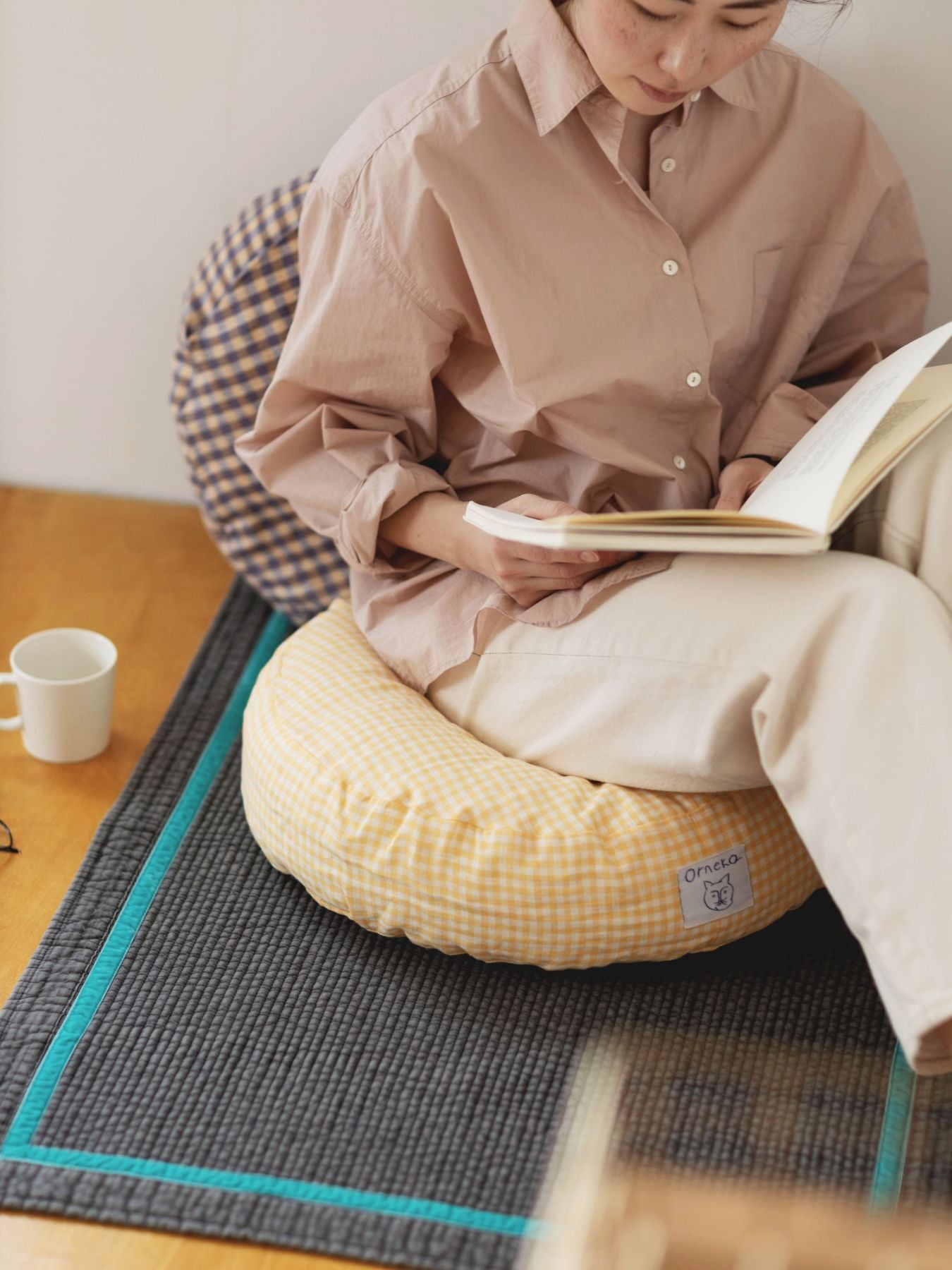 fog linen work × Orneko 猫のプフ｜オルネコ（クッション・マット