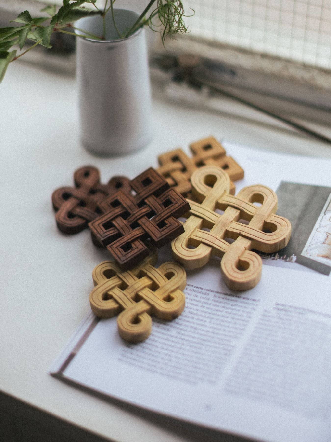 Endless knot／ラウンド（木彫りオブジェ）｜壁飾り・ウォール