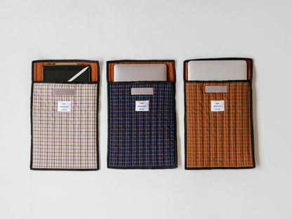 写真は左からiPad、MacBook13インチ、MacBook15インチサイズを入れています。