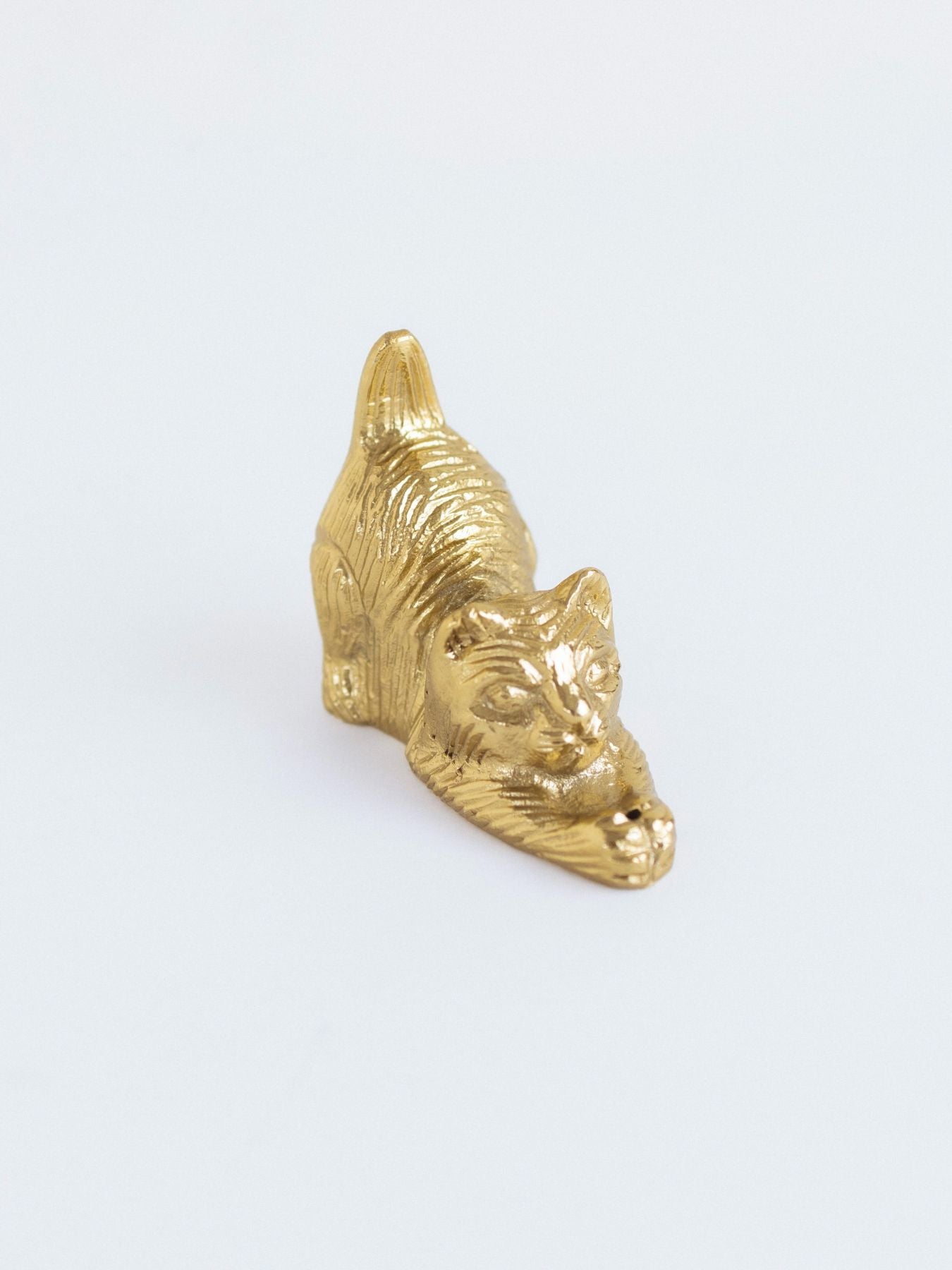 金属製 猫のオブジェ インセンスホルダー｜Ship24by7.com