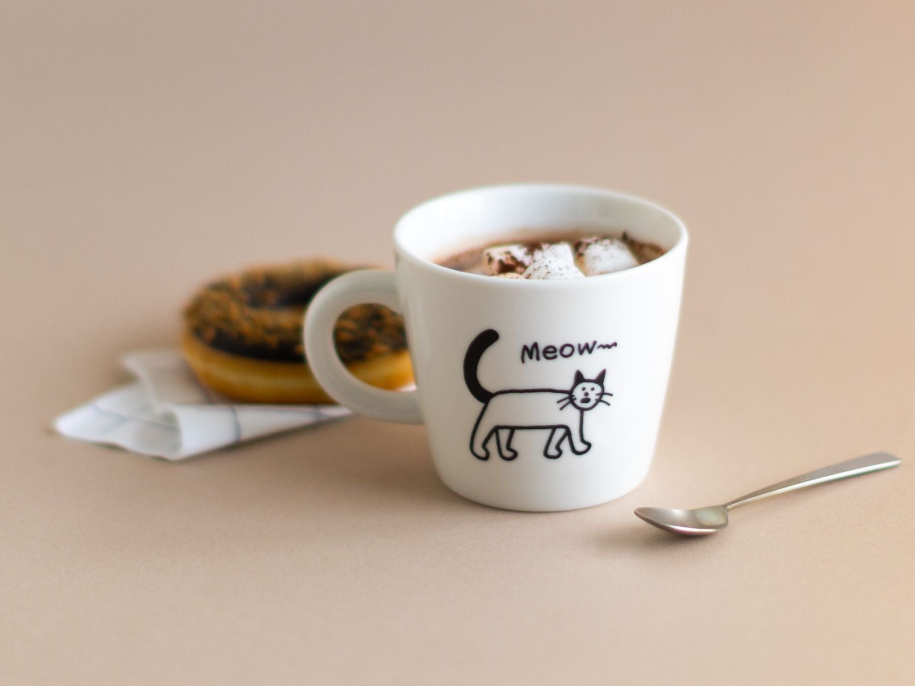 ウラ面はネコちゃんのアートワーク