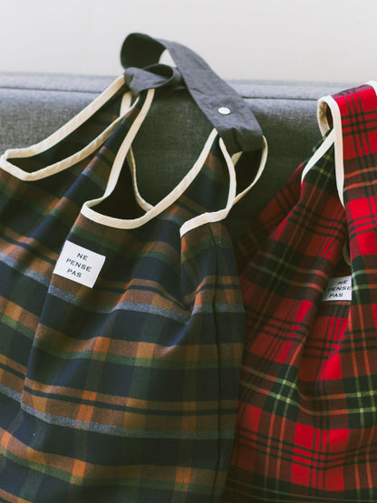 ne pense pas チェックバッグ（ショルダーストラップ付き）