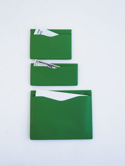 背面にオープンポケット付き。