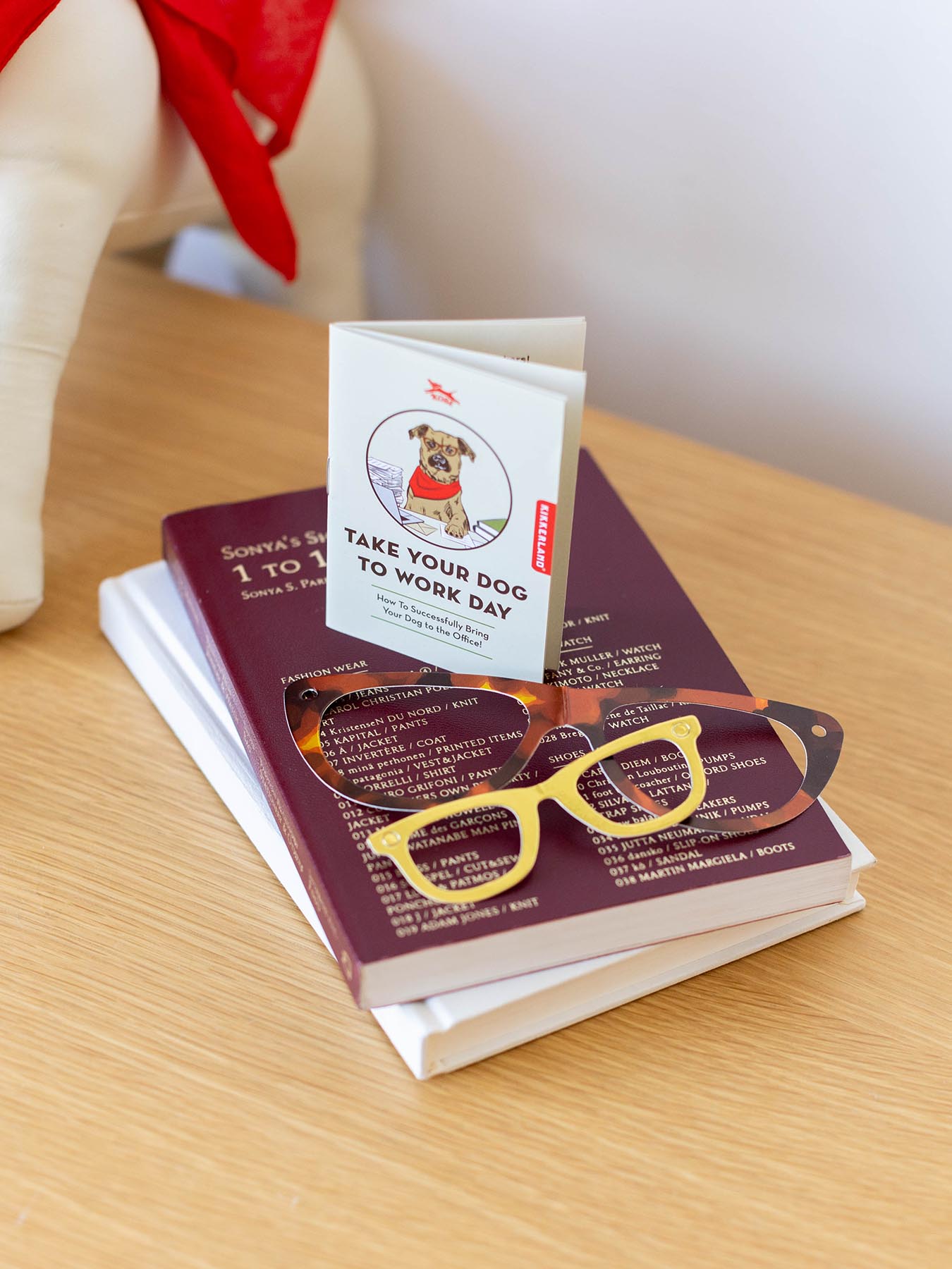 KOBE TAKE YOUR DOG TO WORK DAY KIT（犬のお仕事キット）｜文具