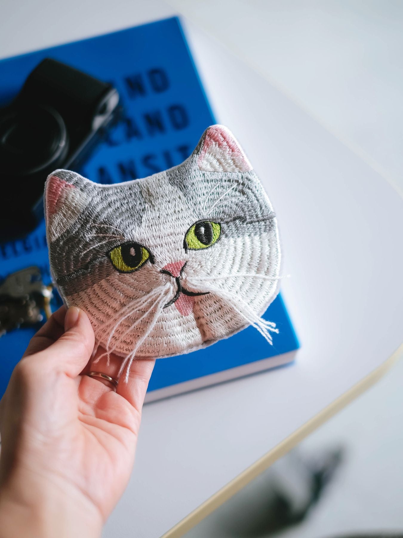 小菅くみ × Orneko 刺繍ポーチ