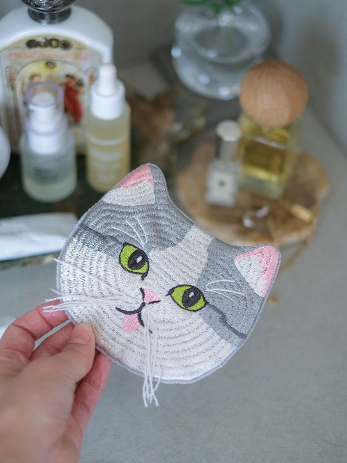 小菅くみ × Orneko 刺繍ポーチ