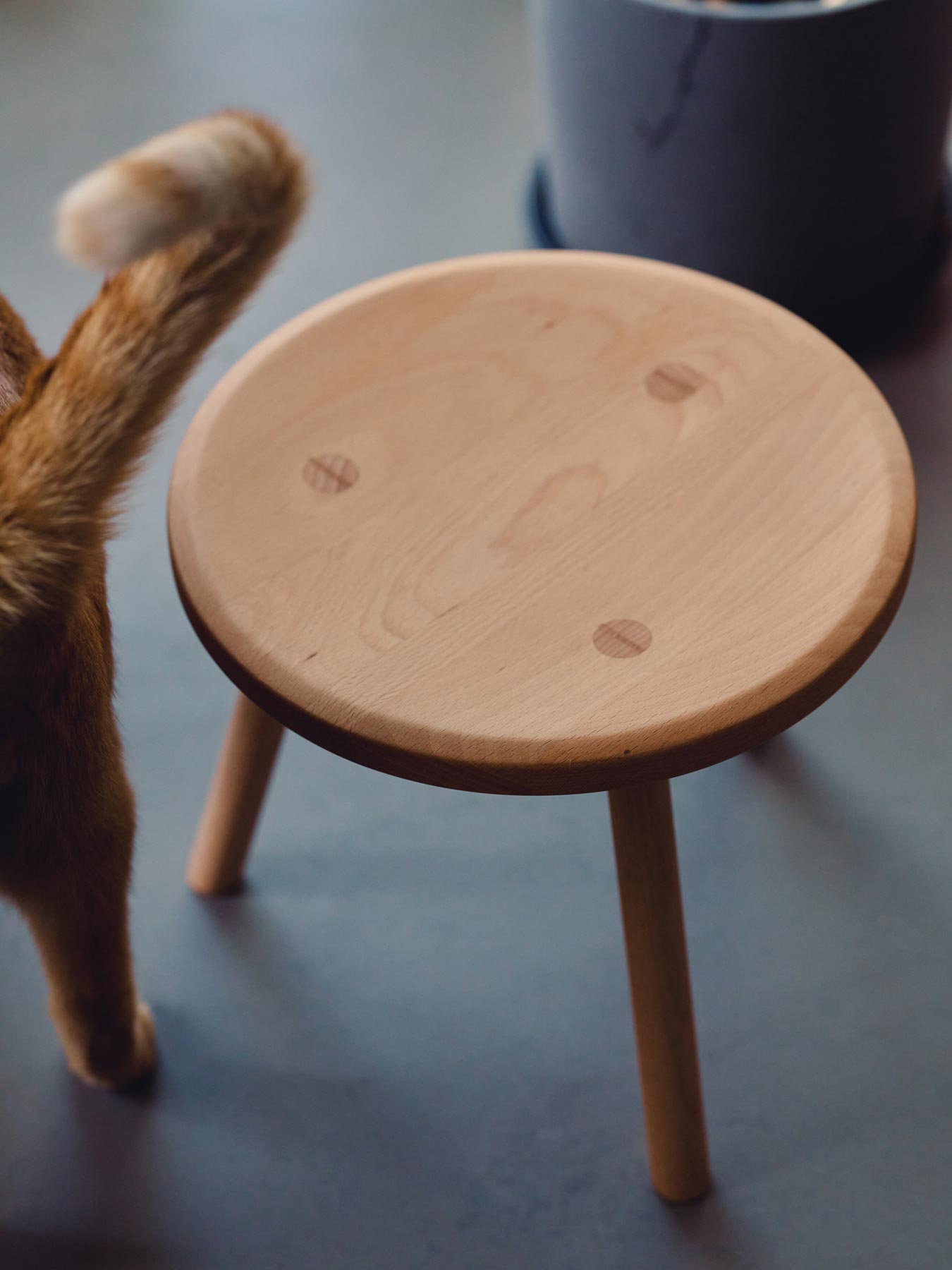 オーダー　3本足のスツール　3点 3legs stool（3本脚スツール）｜家具｜オルネ ド フォイユ公式