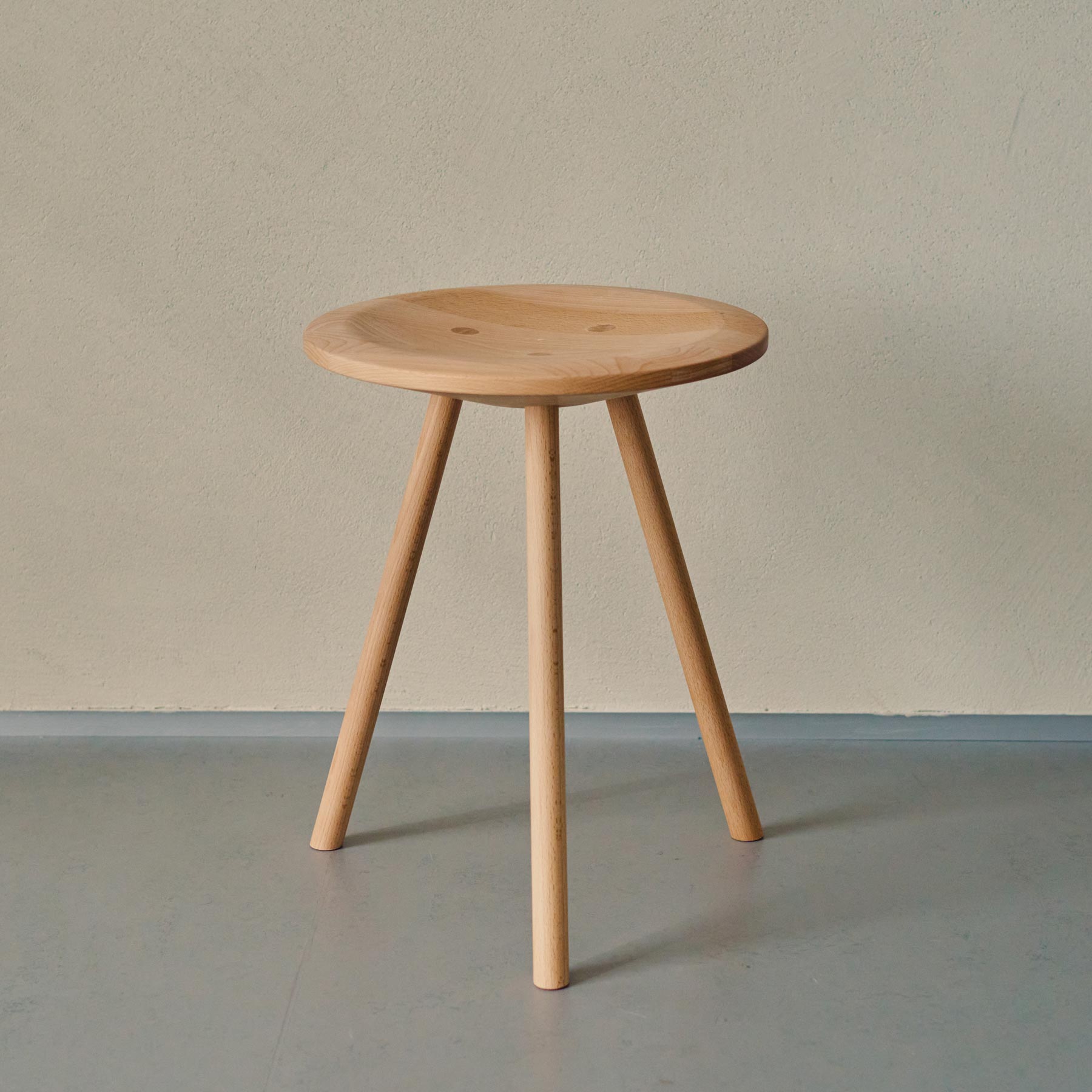 3legs stool（3本脚スツール）｜家具｜オルネ ド フォイユ公式