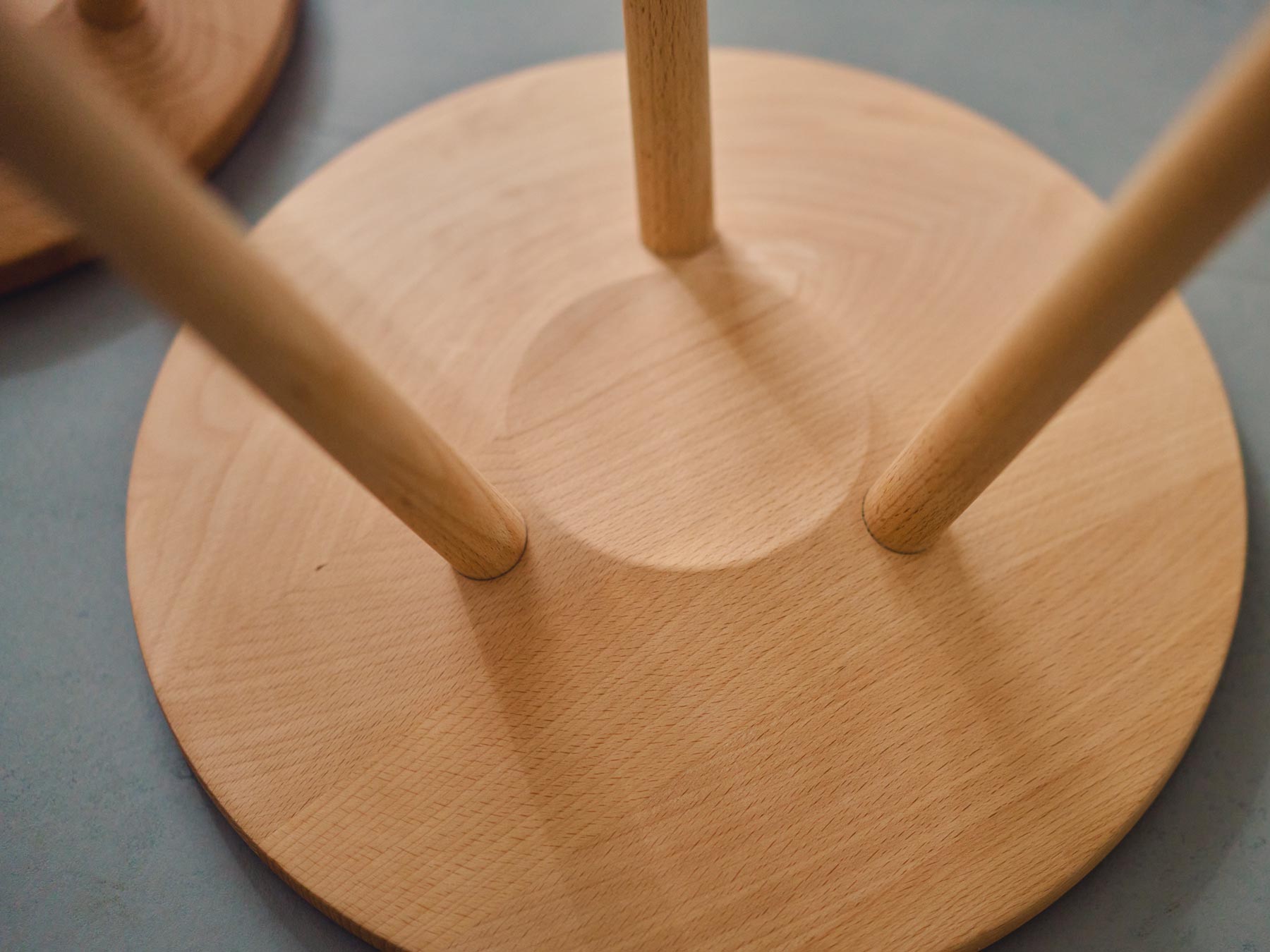 オーダー　3本足のスツール　3点 3legs stool（3本脚スツール）｜家具｜オルネ ド フォイユ公式