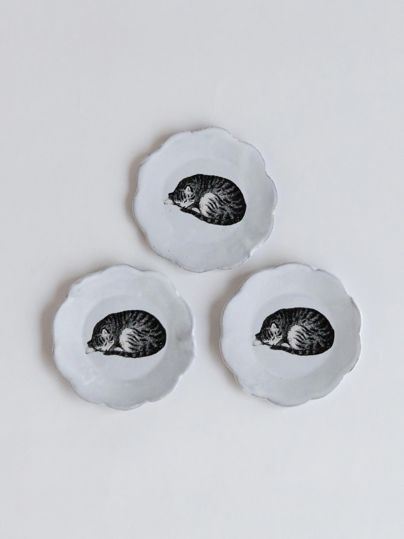 Astier de Villatte John Derian スリーピングキャットディッシュ｜皿